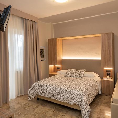 Hotel La Rotonda Cepagatti エクステリア 写真