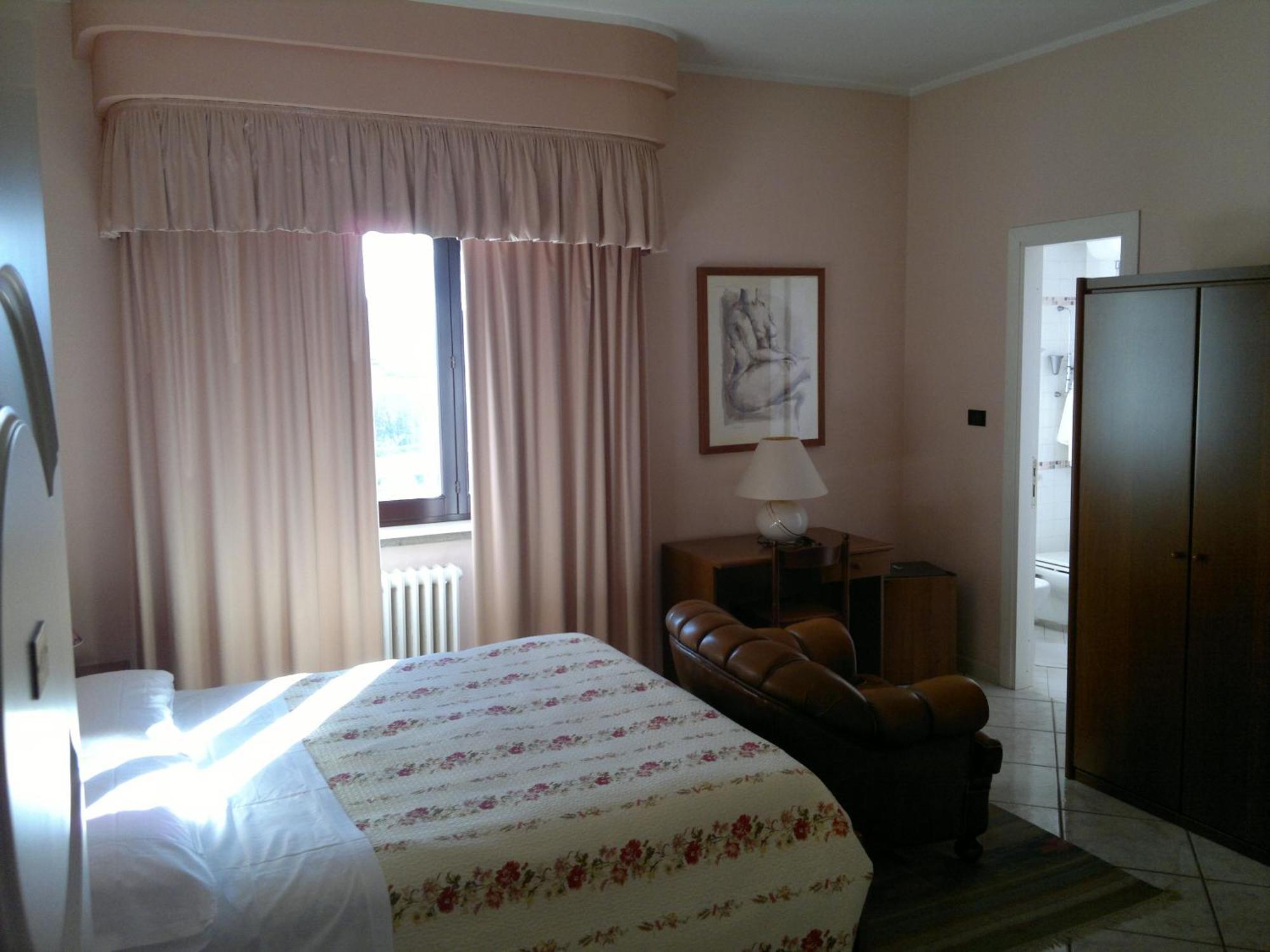 Hotel La Rotonda Cepagatti エクステリア 写真