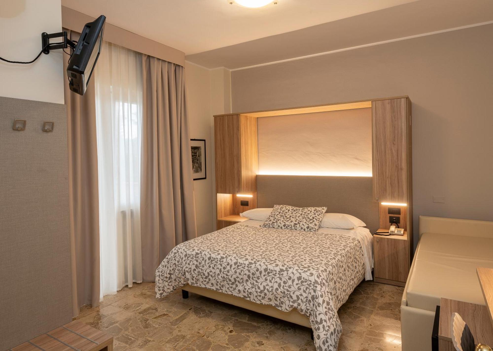 Hotel La Rotonda Cepagatti エクステリア 写真