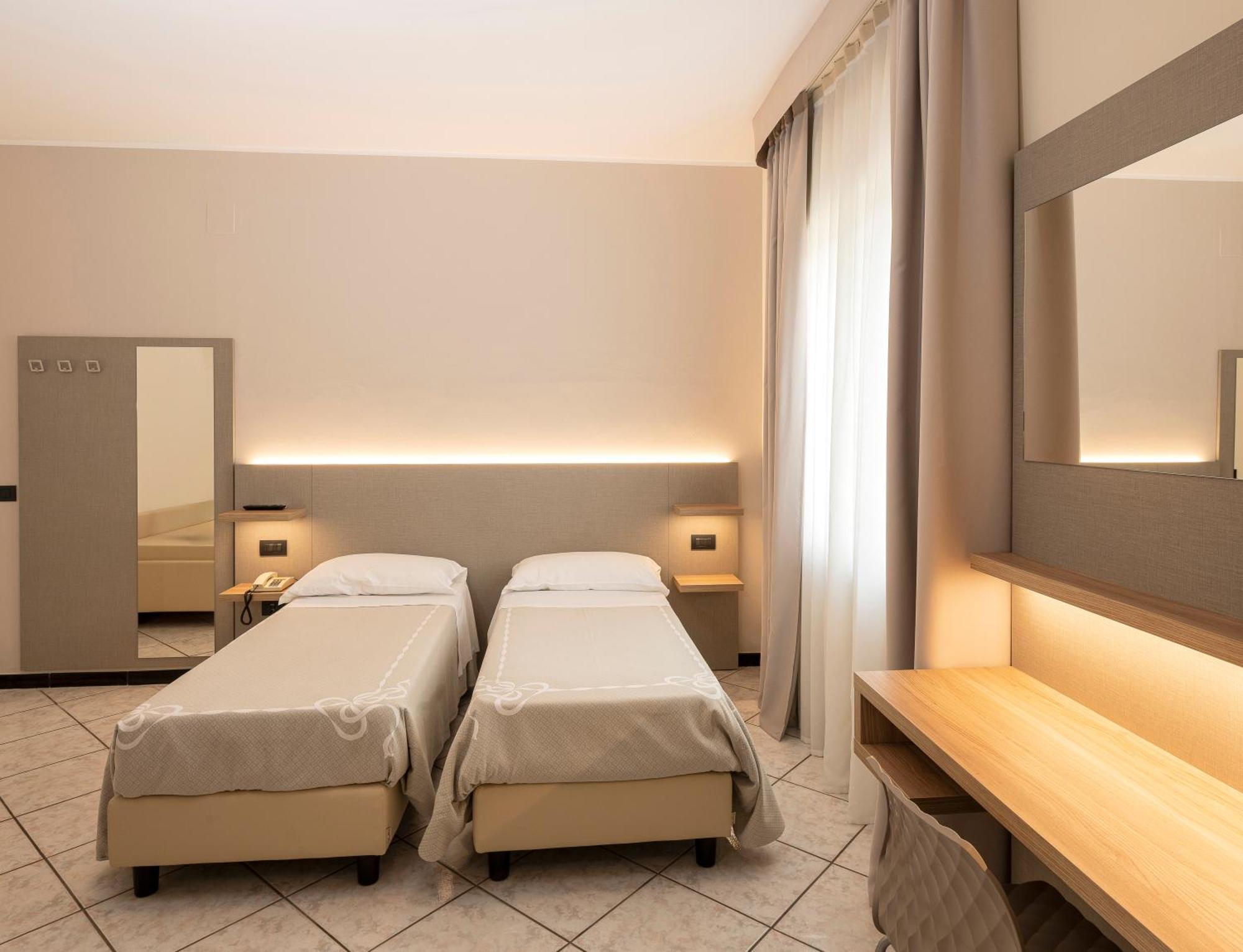 Hotel La Rotonda Cepagatti エクステリア 写真