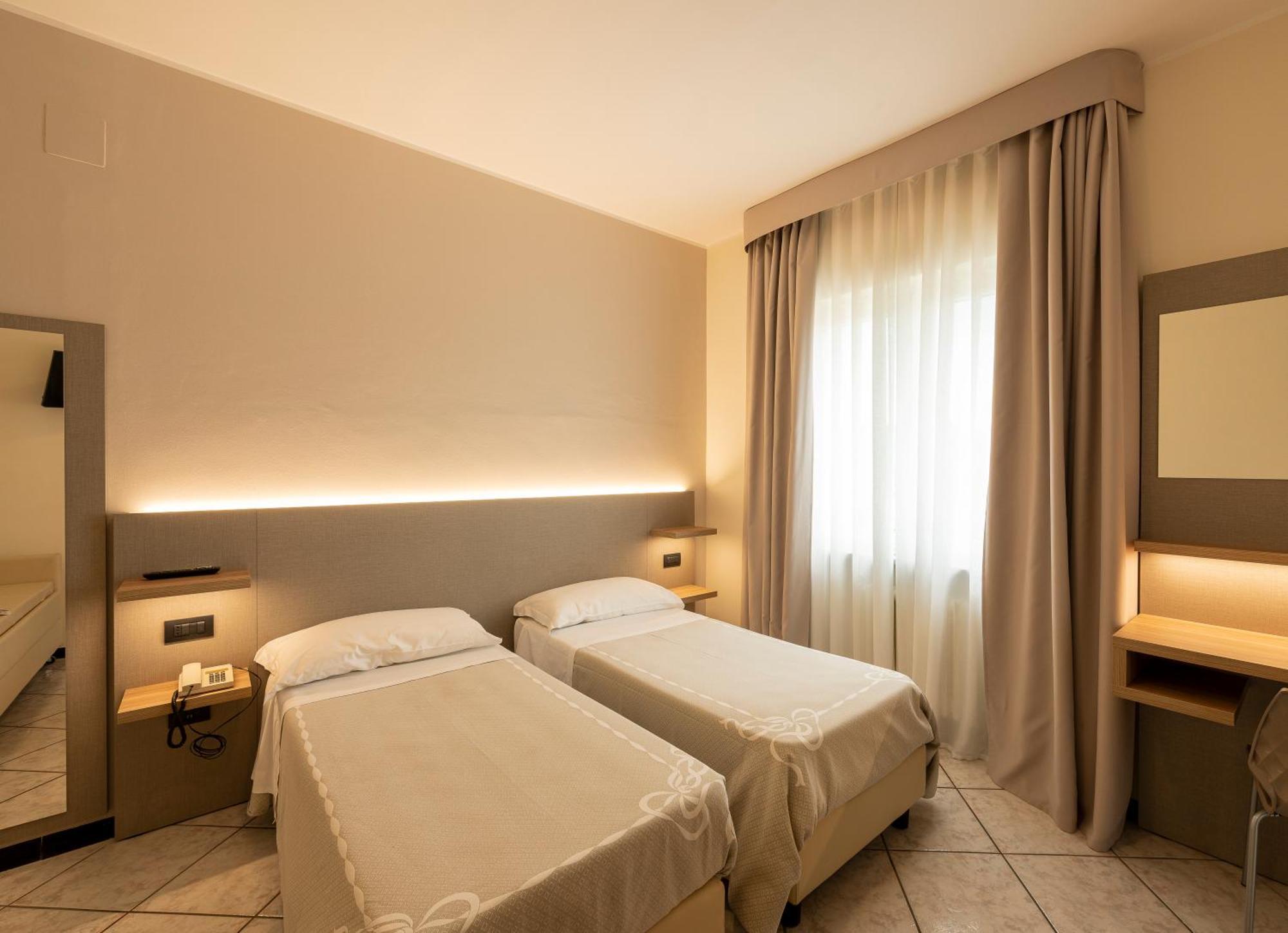 Hotel La Rotonda Cepagatti エクステリア 写真