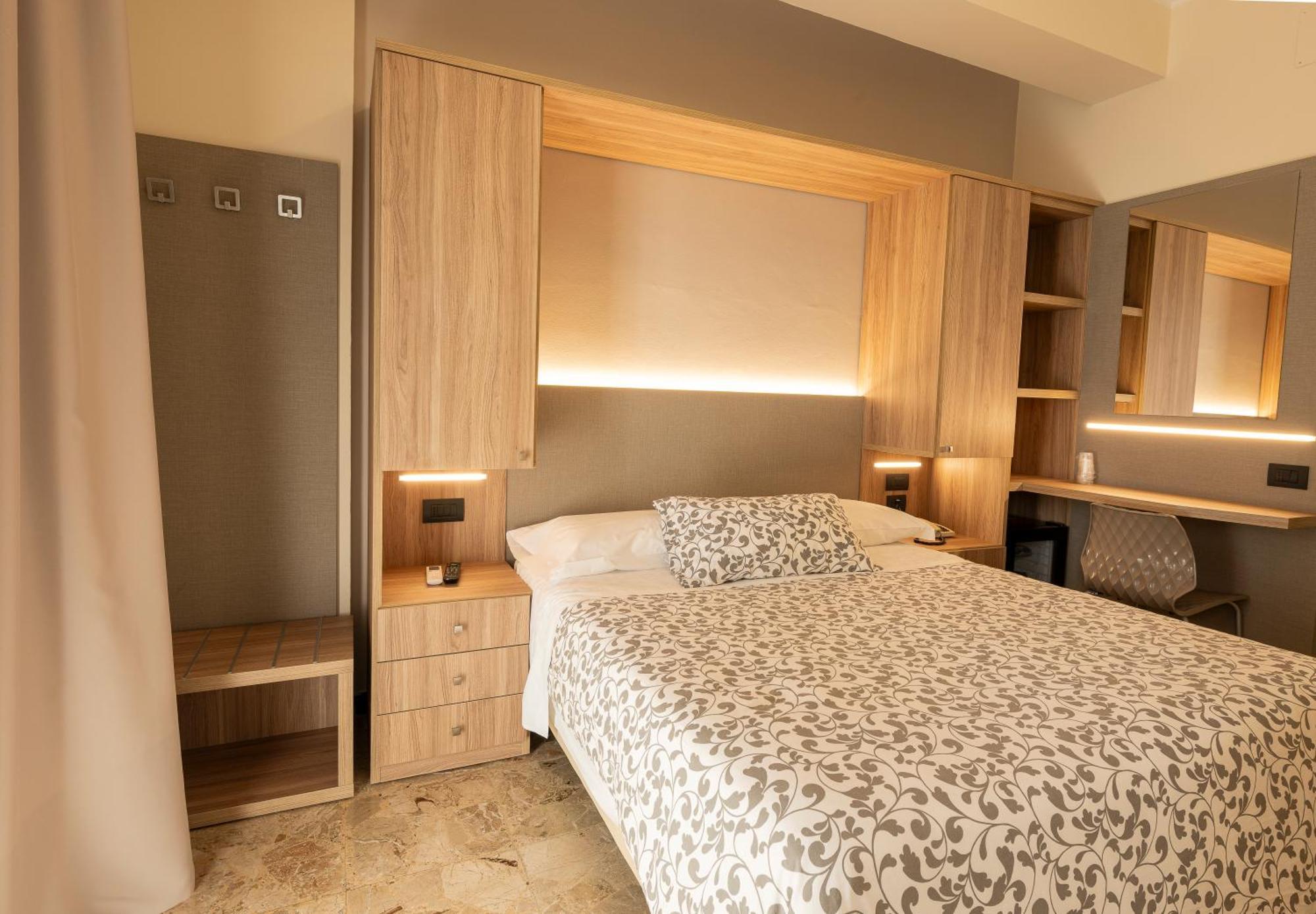 Hotel La Rotonda Cepagatti エクステリア 写真