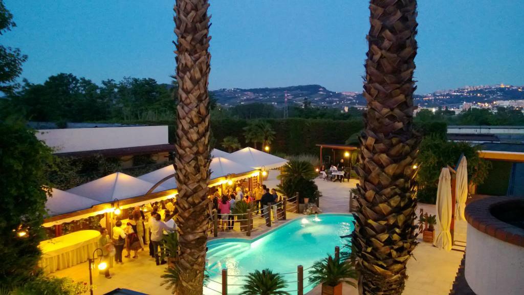 Hotel La Rotonda Cepagatti エクステリア 写真