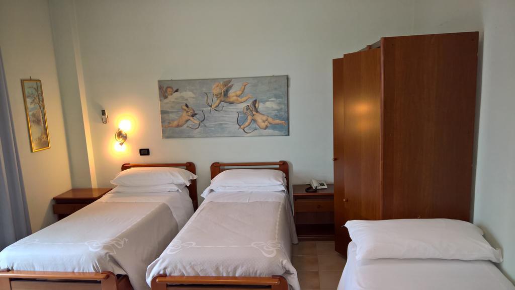 Hotel La Rotonda Cepagatti エクステリア 写真