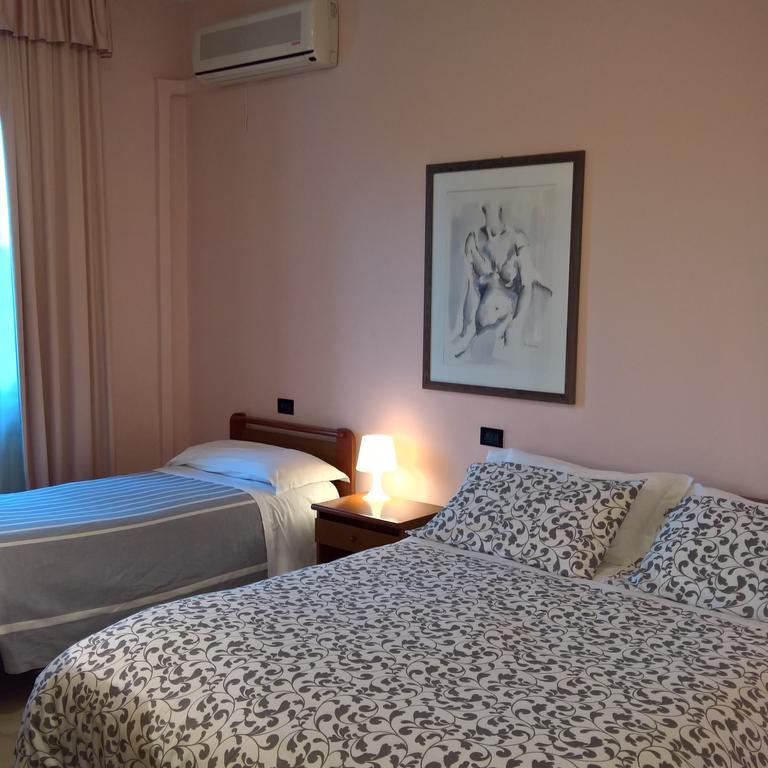 Hotel La Rotonda Cepagatti エクステリア 写真