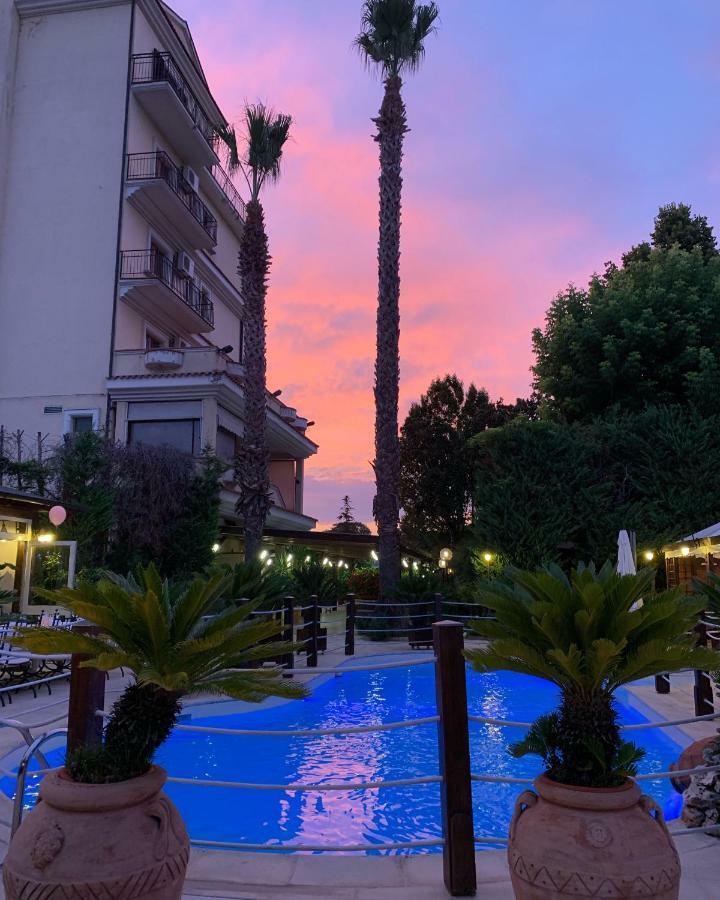 Hotel La Rotonda Cepagatti エクステリア 写真